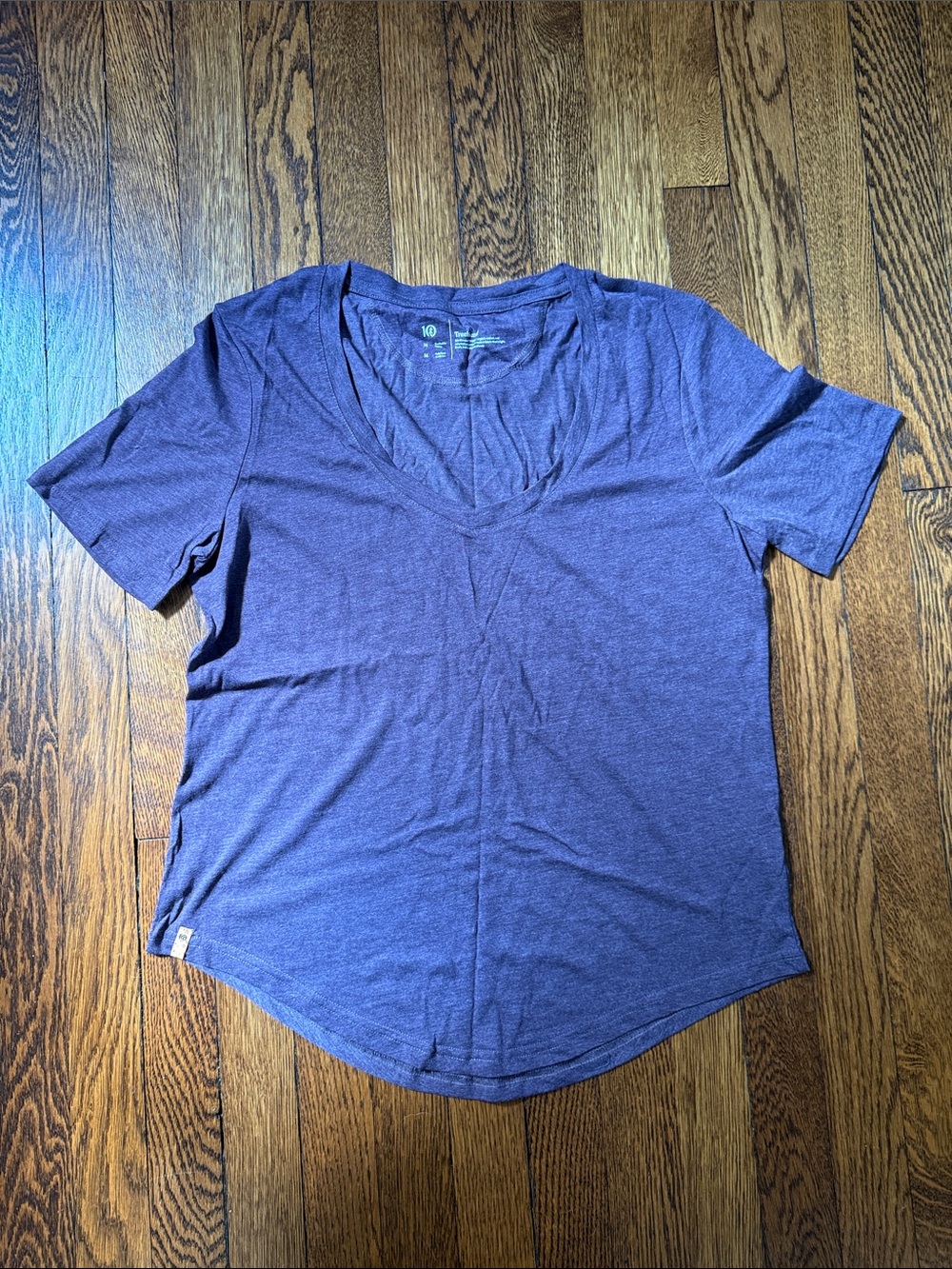 Tentree Scoop V Tee, NWOT, Medium, Purple
